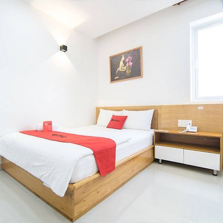 Reddoorz Plus Near Lotte Mart Cong Hoa 胡志明市 外观 照片