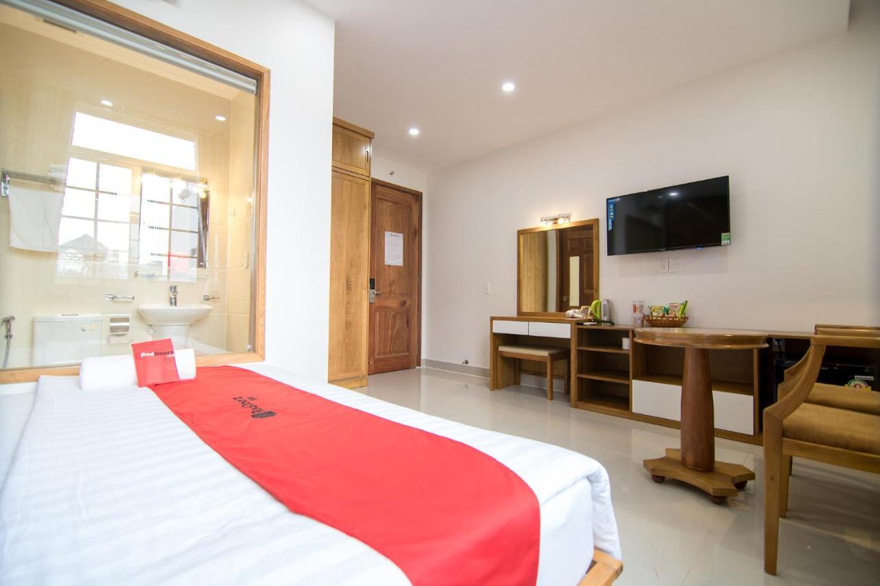 Reddoorz Plus Near Lotte Mart Cong Hoa 胡志明市 外观 照片