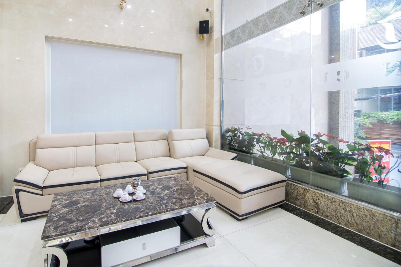 Reddoorz Plus Near Lotte Mart Cong Hoa 胡志明市 外观 照片