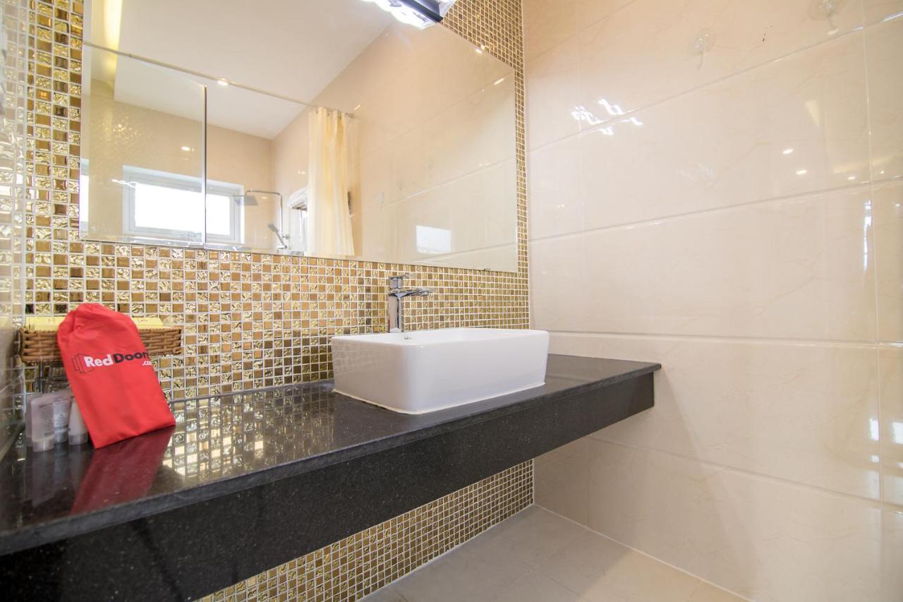 Reddoorz Plus Near Lotte Mart Cong Hoa 胡志明市 外观 照片