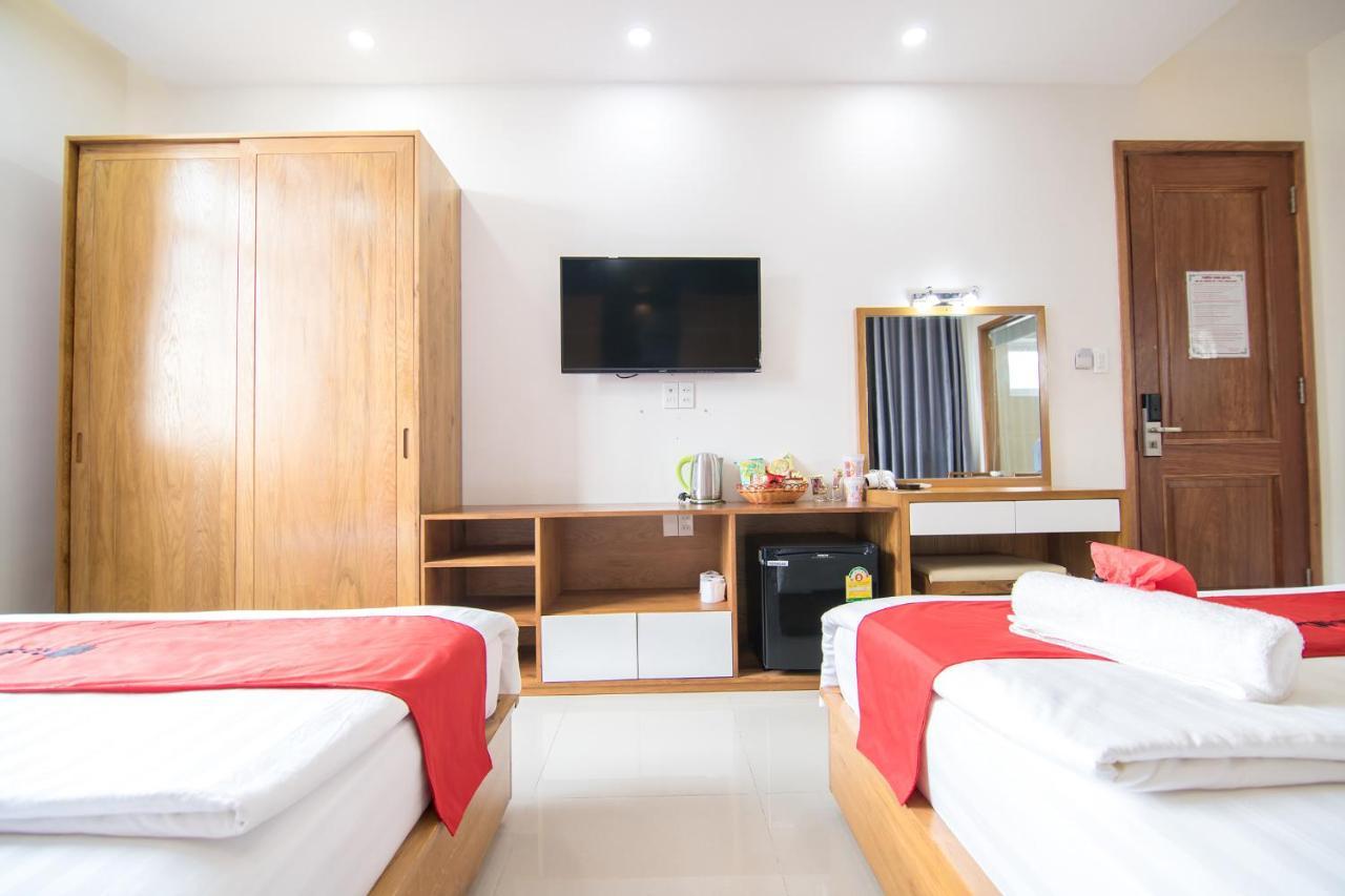 Reddoorz Plus Near Lotte Mart Cong Hoa 胡志明市 外观 照片