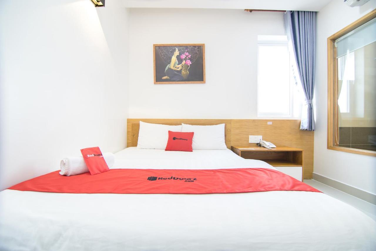 Reddoorz Plus Near Lotte Mart Cong Hoa 胡志明市 外观 照片