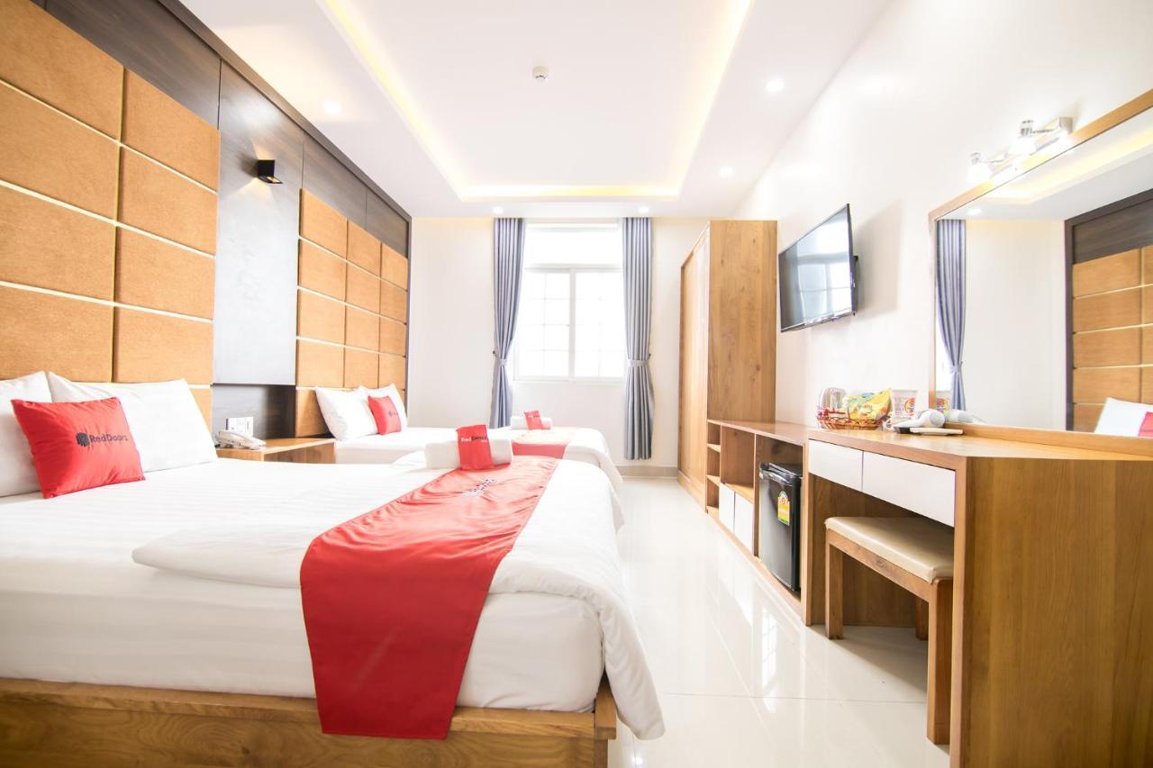 Reddoorz Plus Near Lotte Mart Cong Hoa 胡志明市 外观 照片